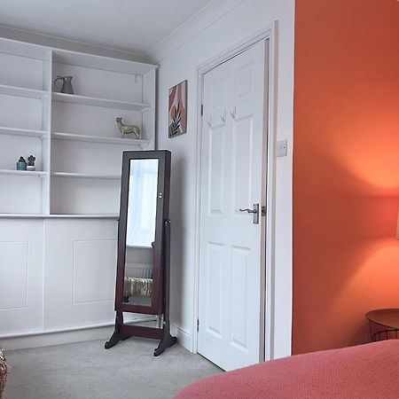 Jekyll'S On Hyde - Spacious Town House - Central Winchester - Free Parking, Sleeps 5 - By Xplus Stays Kültér fotó