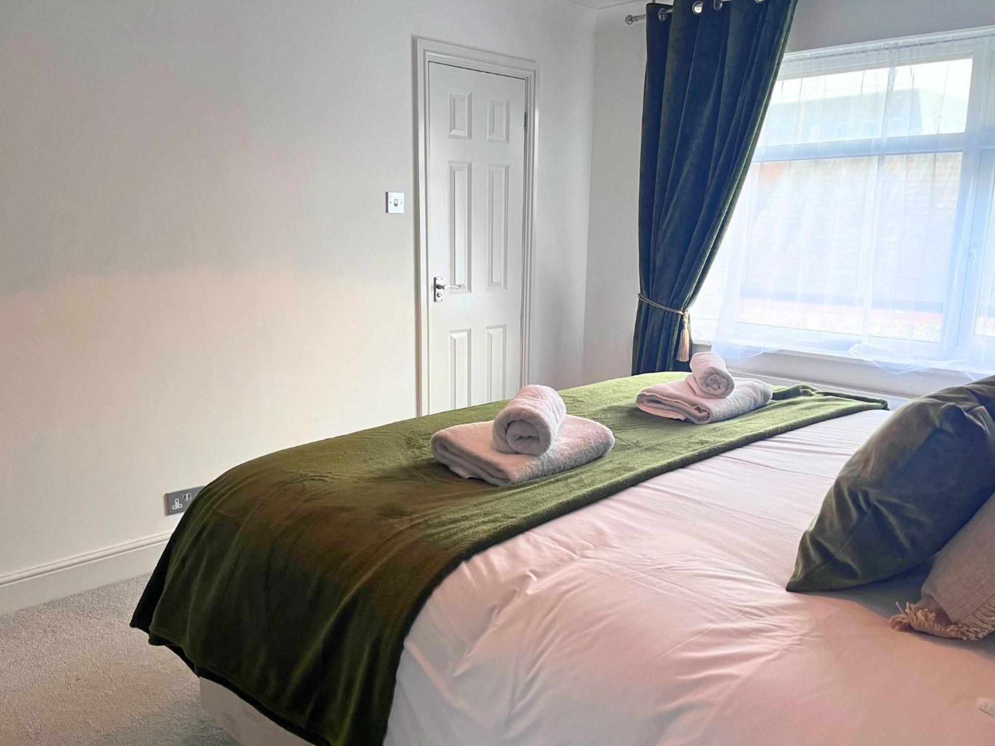 Jekyll'S On Hyde - Spacious Town House - Central Winchester - Free Parking, Sleeps 5 - By Xplus Stays Kültér fotó