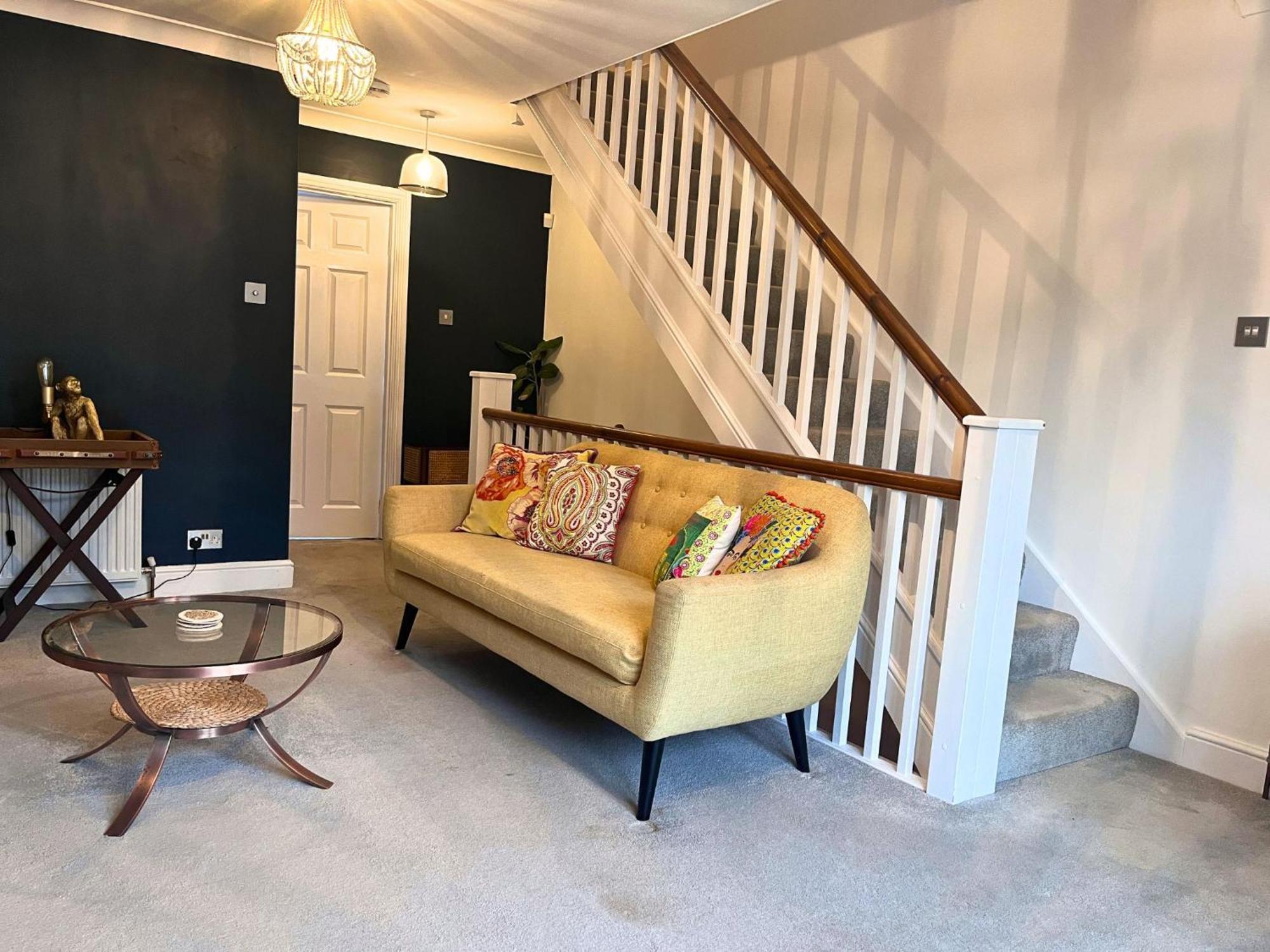 Jekyll'S On Hyde - Spacious Town House - Central Winchester - Free Parking, Sleeps 5 - By Xplus Stays Kültér fotó