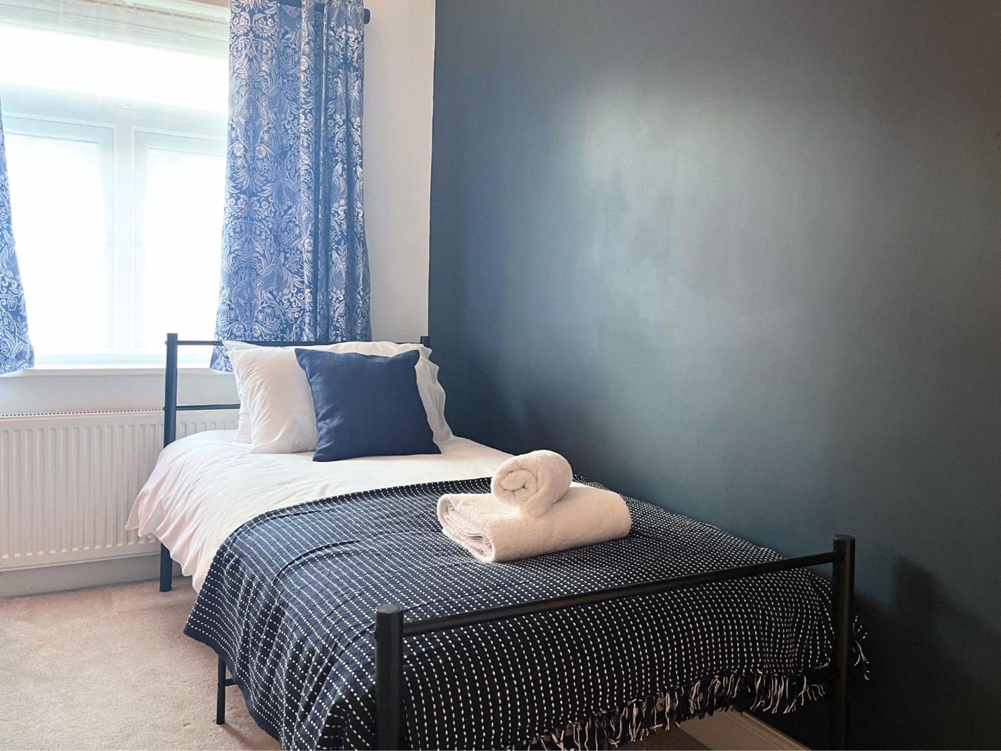 Jekyll'S On Hyde - Spacious Town House - Central Winchester - Free Parking, Sleeps 5 - By Xplus Stays Kültér fotó