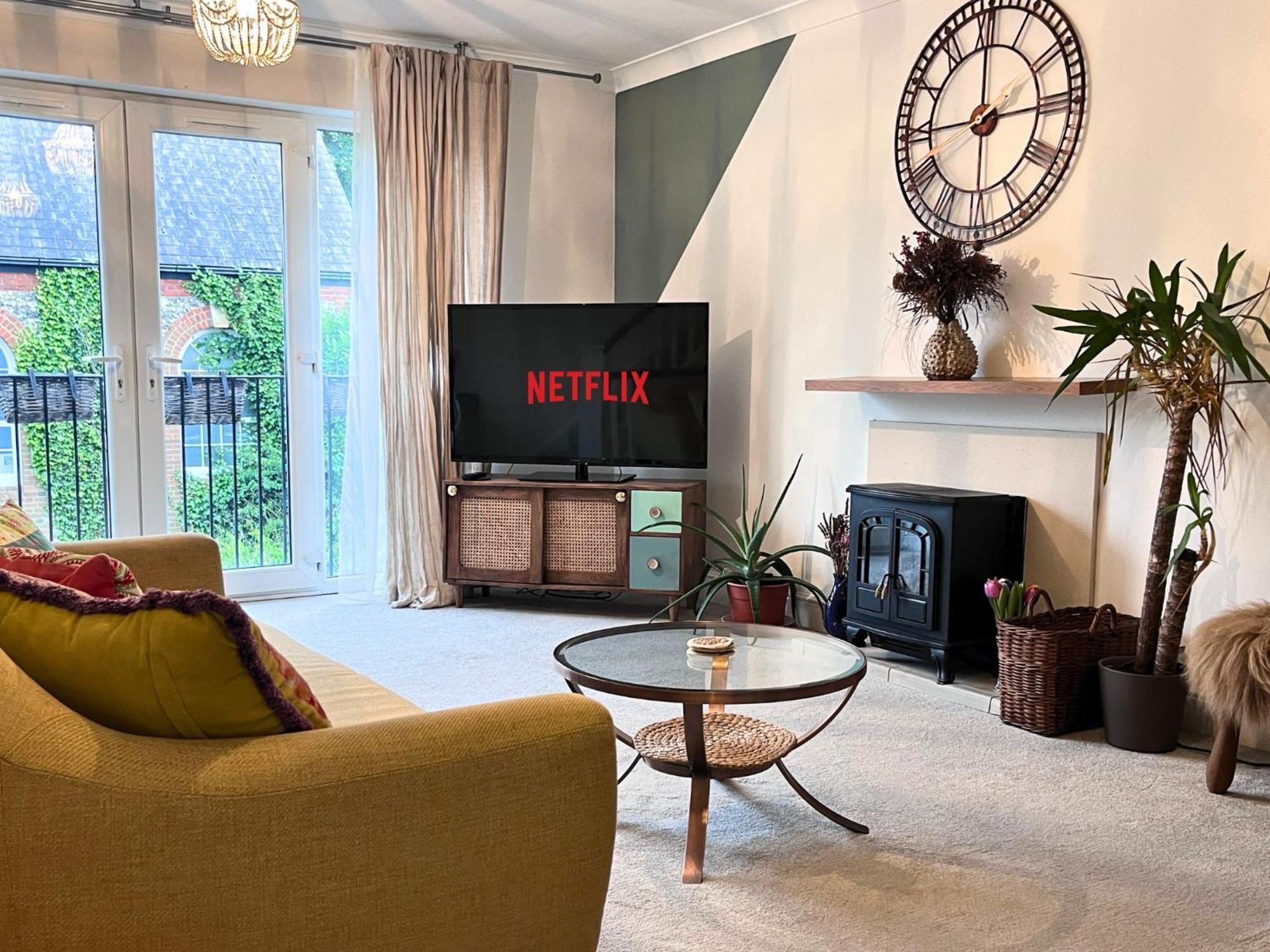 Jekyll'S On Hyde - Spacious Town House - Central Winchester - Free Parking, Sleeps 5 - By Xplus Stays Kültér fotó