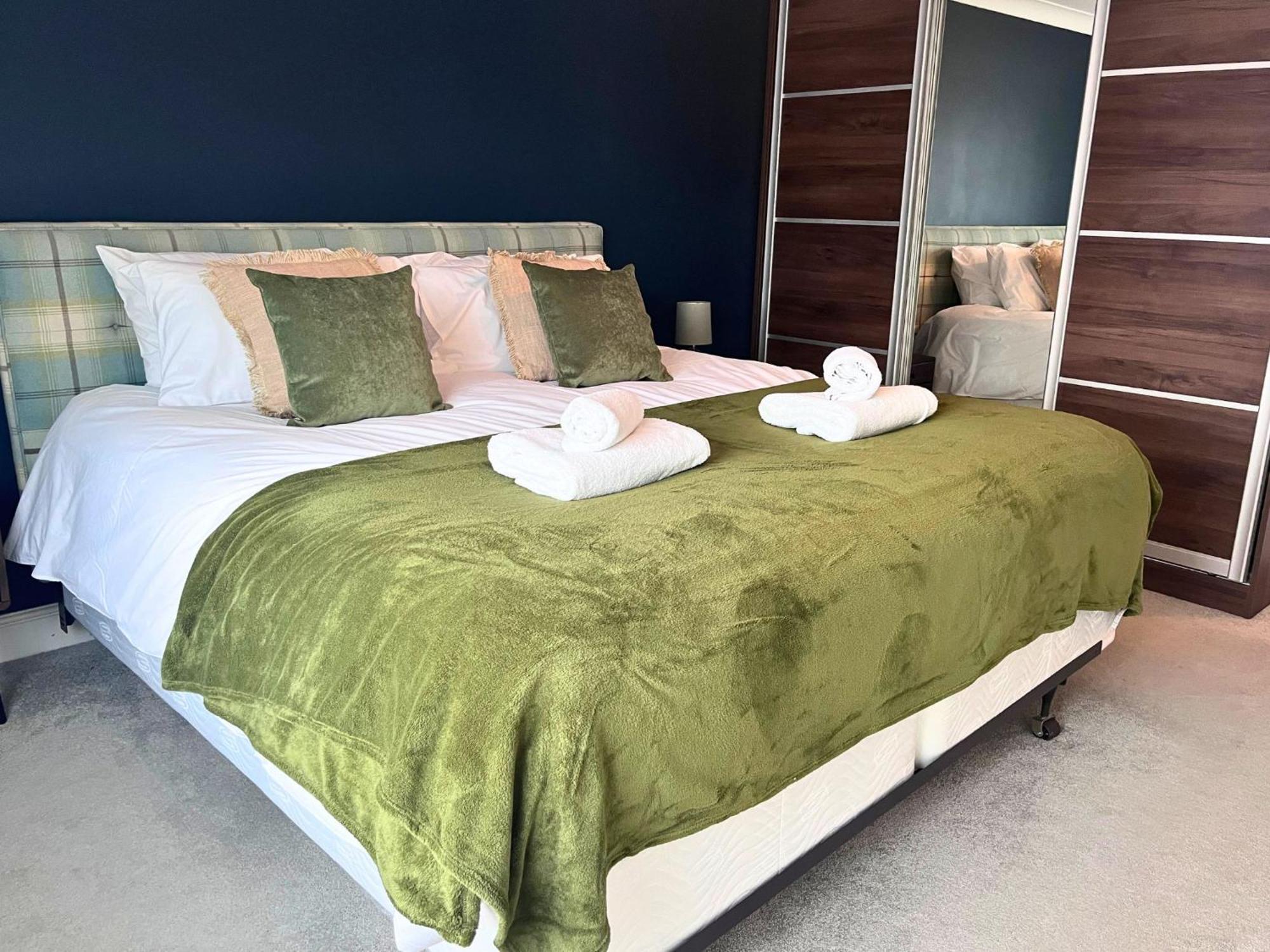 Jekyll'S On Hyde - Spacious Town House - Central Winchester - Free Parking, Sleeps 5 - By Xplus Stays Kültér fotó