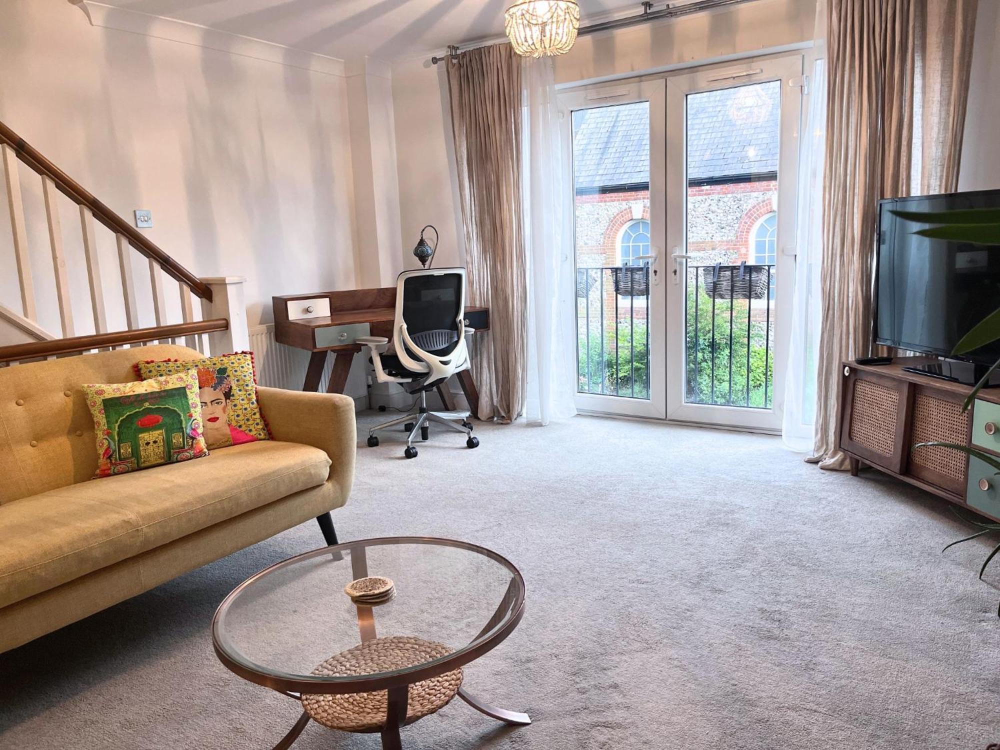 Jekyll'S On Hyde - Spacious Town House - Central Winchester - Free Parking, Sleeps 5 - By Xplus Stays Kültér fotó