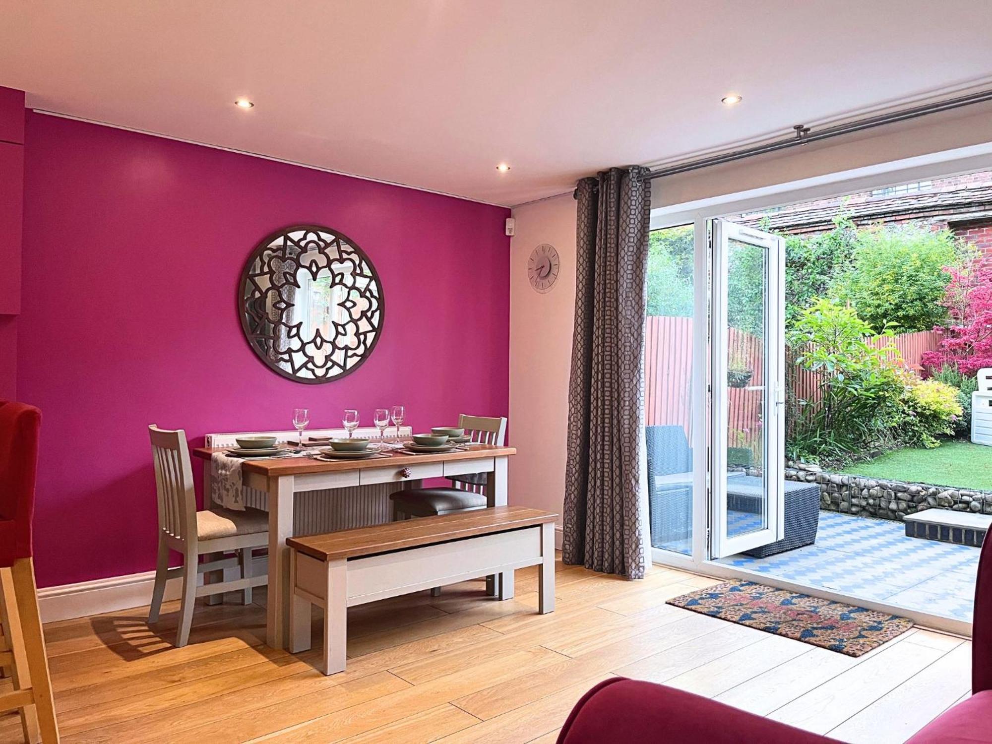 Jekyll'S On Hyde - Spacious Town House - Central Winchester - Free Parking, Sleeps 5 - By Xplus Stays Kültér fotó